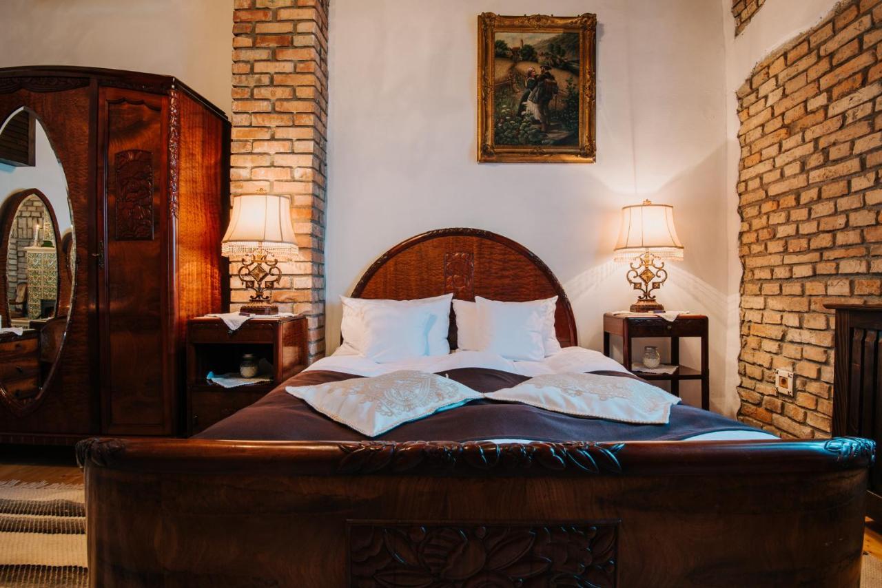 Molnos Kuria Pension โครุนด์ ภายนอก รูปภาพ